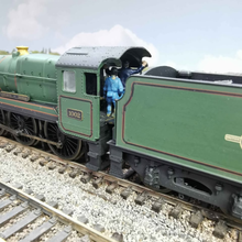 Load image into Gallery viewer, Hornby Railroad Locomotive & Tender - GWR County Class - County of Berks - No. 1002 - OO Gauge - DCC Ready