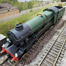 Load image into Gallery viewer, Hornby Railroad Locomotive & Tender - GWR County Class - County of Berks - No. 1002 - OO Gauge - DCC Ready