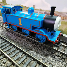 Load image into Gallery viewer, Hornby 0-6-0 Thomas The Tank Engine Locomotive - 2004 Model - OO Gauge - Analogue