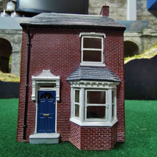 Load image into Gallery viewer, Horny Hobbies - 2007 - Red Bricked House - OO Gauge