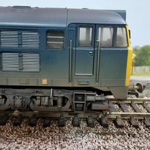 Load image into Gallery viewer, Hornby 00 Gauge Class 31 A1A-A1A Locomotive in BR Blue Livery - Analogue
