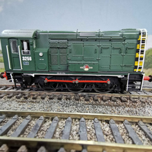 Load image into Gallery viewer, Hornby Class 08 BR 0-6-0 Diesel Electric Shunter - Weathered BR Green - No. 3256 - OO Gauge - DCC Fitted
