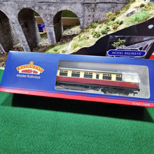 Load image into Gallery viewer, Bachmann - 63ft Thompson 2nd Coach - BR Crimson & Cream - OO Gauge - 34-379