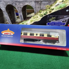 Load image into Gallery viewer, Bachmann - 59ft 6in Thompson Composite Coach - BR Crimson & Cream - OO Gauge - 34-404