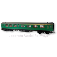 Load image into Gallery viewer, Bachmann - 34-550B - 63' Bulleid Corridor Composite Coach - S5810S - BR Green (Yellow 1st Line) Livery - OO Gauge