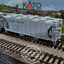 Load image into Gallery viewer, Kato - 38-0102 - Built and Completed - Rake of 3 - A.C.F - 70 Ton Covered Hoppers - Union Pacific - No's. 101, 385 & 419 - HO Gauge