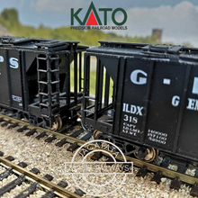 Load image into Gallery viewer, Kato - 38-0202 - Built and Completed - Rake of 3 - AC & F - 70 Ton Covered Hoppers - G-E Lamps - No's. 317 & 318 - HO Gauge