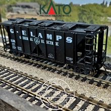 Load image into Gallery viewer, Kato - 38-0202 - Built and Completed - Rake of 3 - AC & F - 70 Ton Covered Hoppers - G-E Lamps - No's. 317 & 318 - HO Gauge