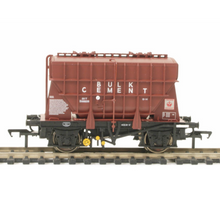 Load image into Gallery viewer, Bachmann Branch-Line 38-261A Presflo 20T Cement Wagon - Crown Cement - OO Gauge