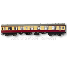 Load image into Gallery viewer, Bachmann - 39-127B - Mk1 - CK - Composite Corridor Coach - BR Crimson & Cream - E15055 - OO Gauge
