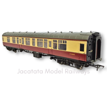 Load image into Gallery viewer, Bachmann - 39-127B - Mk1 - CK - Composite Corridor Coach - BR Crimson & Cream - E15055 - OO Gauge