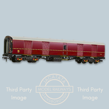 Load image into Gallery viewer, Bachmann - 39-200K - BR Mk1 - NQA - Super BG - Full Brake - EWS - Lined Maroon and Gold - 94538 - OO Gauge