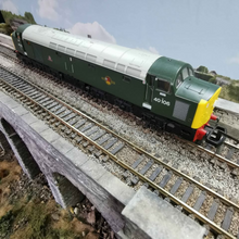 Load image into Gallery viewer, Lima Class 47 Diesel Locomotive - Atlantic Conveyor - BR Green - No. 40106 - 00 Gauge - Analogue