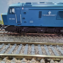 Load image into Gallery viewer, Mainline Class 45 (Peak) Locomotive - The Manchester Regiment - BR Blue - No. 45039 - 00 Gauge - Analogue