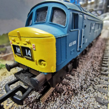 Load image into Gallery viewer, Mainline Class 45 (Peak) Locomotive - The Manchester Regiment - BR Blue - No. 45039 - 00 Gauge - Analogue