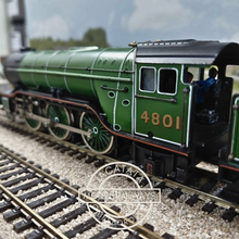 Load image into Gallery viewer, Bachmann - 31-555 - Class V2 - 2-6-2 - Gresley - Steam Locomotive - LNER Lined Apple Green Livery - No.4801 - OO Gauge - Analogue