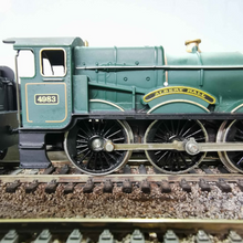 Load image into Gallery viewer, OO Gauge Hornby 4-6-0 Hall Class Great Western Locomotive 'Albert Hall' - Numbered 4983 - Analogue