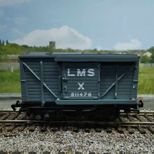 Load image into Gallery viewer, Mainline - LMS Ventilated Van - No. 511476 - OO Gauge