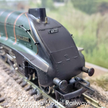 Load image into Gallery viewer, Hornby - R350-A4 - Class A4 - 4-6-2 - Mallard Locomotive - 60022 - BR Green - OO Gauge - Analogue