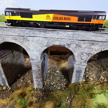 Load image into Gallery viewer, OO Gauge Hornby Class 66 Diesel Electric Locomotive in 'Colas' Livery - No. 66843 - DCC Ready