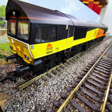 Load image into Gallery viewer, OO Gauge Hornby Class 66 Diesel Electric Locomotive in 'Colas' Livery - No. 66843 - DCC Ready