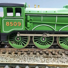 Load image into Gallery viewer, Hornby - B12 - Locomotive - LNER Livery - No 8509 - OO Gauge - Analogue