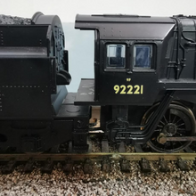 Load image into Gallery viewer, Hornby 00 Gauge R2880 BR9F Locomotive No.92221 DCC Ready
