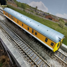 Load image into Gallery viewer, Hornby Railroad - Class 960 - Railtrack Sandite Unit - R30194 - No.960021 - DCC Ready - OO Gauge