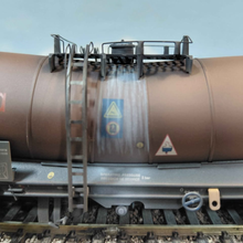 Load image into Gallery viewer, Dapol - 4F-027-019 I - CA - Silver Bullet - Bogie Tank Wagon - Ermewa Livery - 33 87 7898 024 7 - Weathered - OO Gauge