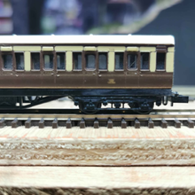 Load image into Gallery viewer, Graham Farish - Rake Of 3 - Non Corridor - Suburban Coaches - Chocolate & Cream Livery - N Gauge