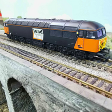 Load image into Gallery viewer, Hornby Class 56 'Load haul' Diesel Locomotive - No. 56 083 - Analogue - OO Gauge