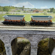 Load image into Gallery viewer, Hornby Railways - MGR Hopper Wagons - HAA - OO Gauge