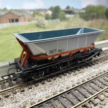 Load image into Gallery viewer, Hornby Railways - MGR Hopper Wagons - HAA - OO Gauge