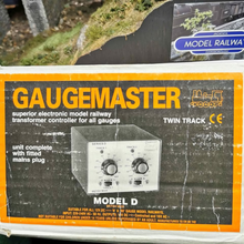 Load image into Gallery viewer, Gaugemaster Model 'D' Dual Track Controller.