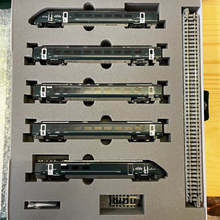 Load image into Gallery viewer, KATO K10-1673 - Paddington Bear - Hitachi Class 800/0 GWR 5 Car Set - N Gauge