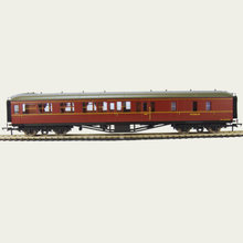 Load image into Gallery viewer, Hornby - R4411 - Hawksworth (Post 1953) - BT Brake 3rd Coach - W2246W - BR Maroon - OO Gauge