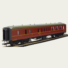 Load image into Gallery viewer, Hornby - R4411 - Hawksworth (Post 1953) - BT Brake 3rd Coach - W2246W - BR Maroon - OO Gauge