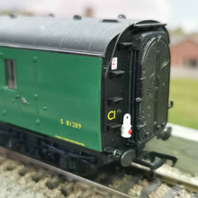 Load image into Gallery viewer, Hornby - BR MK1 - Parcels Coach - Southern Region Green - No. S81289 - OO Gauge