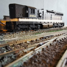 Load image into Gallery viewer, SOUTHERN RAILWAY SD24 LOCOMOTIVE #2504 - 1/87 HO Scale - CON-COR