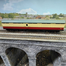 Load image into Gallery viewer, Bachmann - Thompson BG Coach - Full Brake - BR Crimson & Cream - OO Gauge