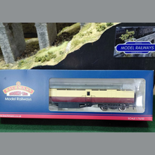 Load image into Gallery viewer, Bachmann - Thompson BG Coach - Full Brake - BR Crimson & Cream - OO Gauge