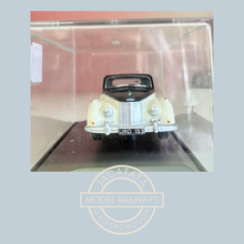 Load image into Gallery viewer, Armstrong Siddeley Star Sapphire - Black and Ivory Reg. No. URD 153- 1:76 Scale Model