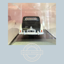 Load image into Gallery viewer, Armstrong Siddeley Star Sapphire - Black and Ivory Reg. No. URD 153- 1:76 Scale Model