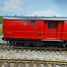 Load image into Gallery viewer, Bachmann - TPO Sort Van - Royal Mail Coach - W 80300 - OO Gauge