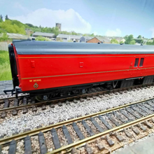 Load image into Gallery viewer, Bachmann - TPO Sort Van - Royal Mail Coach - W 80300 - OO Gauge