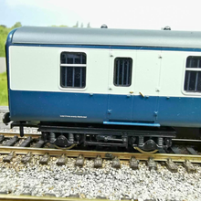 Load image into Gallery viewer, Bachmann - BR Mk2 - First Class - Brake Corridor Coach - No.14033 - OO Gauge
