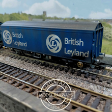 Load image into Gallery viewer, Hornby Espana - Electrotren - 1643K - Box Wagon - Hfis Type - British Leyland - Weathered - HO Gauge (1:87 Scale)
