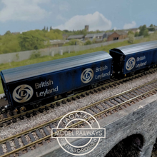 Load image into Gallery viewer, Hornby Espana - Electrotren - 1643K - Box Wagon - Hfis Type - British Leyland - Weathered - HO Gauge (1:87 Scale)

