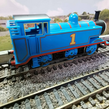Load image into Gallery viewer, Hornby 0-6-0 Thomas The Tank Engine Locomotive - 2004 Model - OO Gauge - Analogue
