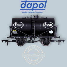 Load image into Gallery viewer, Dapol - 4F-059-002 - 14 Ton - Tank Wagon - Class B - Esso - Black - No.1869 - 1:76 Scale - OO Gauge
